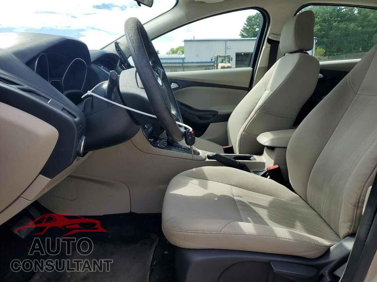 FORD FOCUS 2016 - 1FADP3F25GL239985