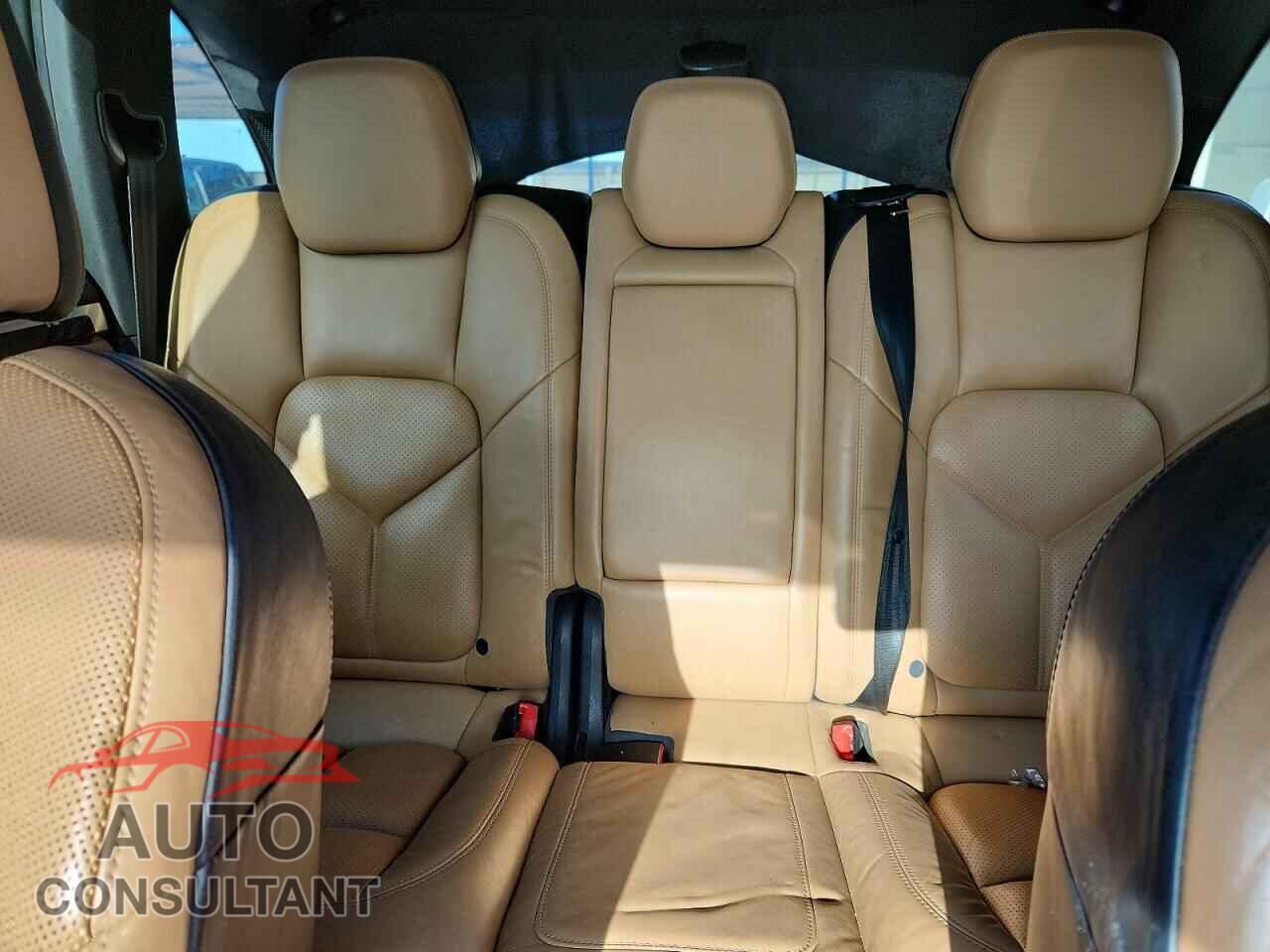 PORSCHE CAYENNE 2016 - WP1AA2A24GKA08225