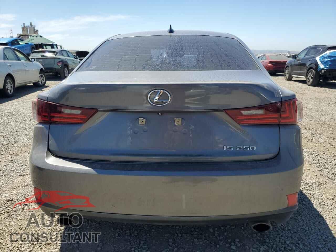 LEXUS IS 2015 - JTHBF1D28F5062829