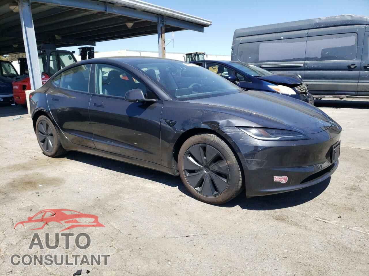 TESLA MODEL 3 2024 - 5YJ3E1EA7RF718648