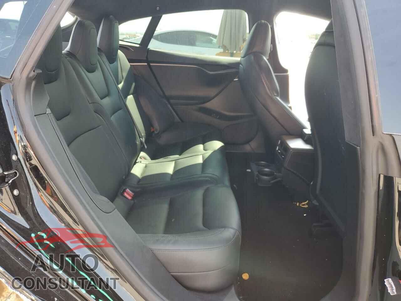 TESLA MODEL S 2021 - 5YJSA1E27MF424515