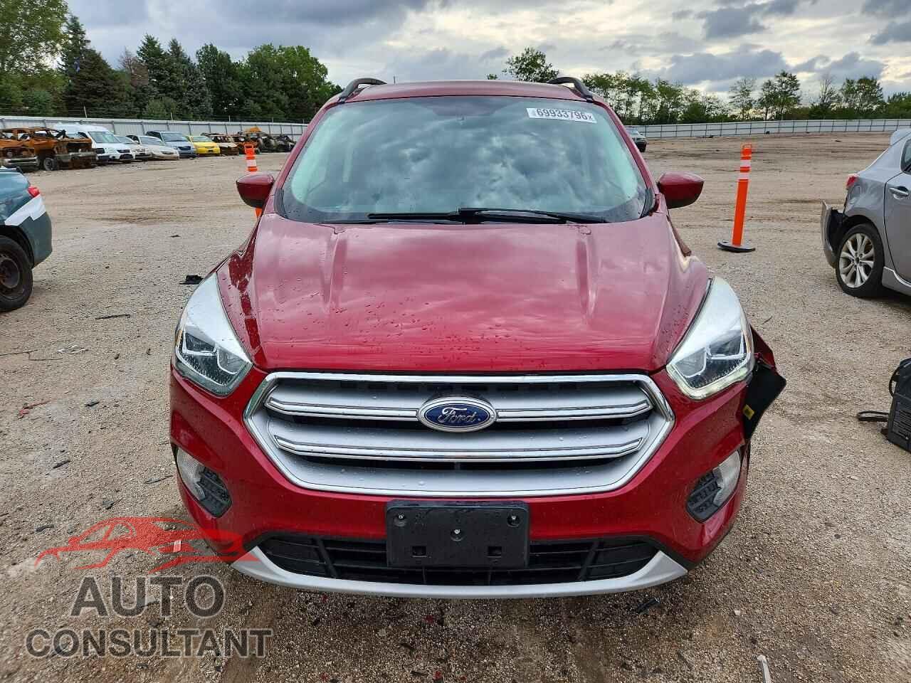 FORD ESCAPE 2017 - 1FMCU0GD7HUD47030