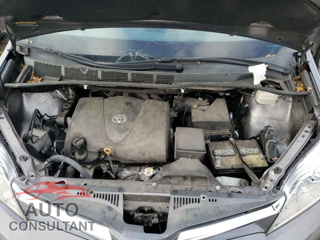 TOYOTA SIENNA 2018 - 5TDYZ3DC5JS963473