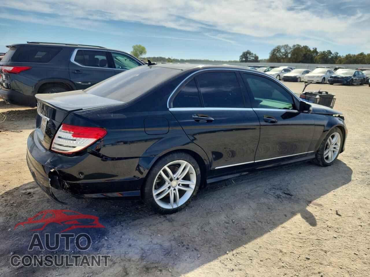 MERCEDES-BENZ C-CLASS 2013 - WDDGF4HB8DR254900