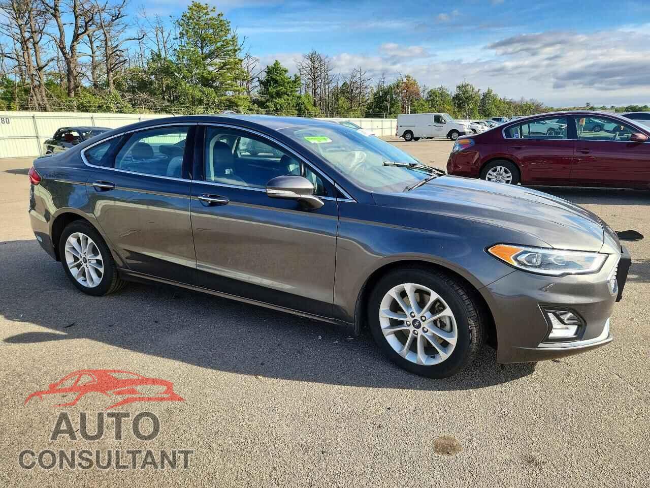 FORD FUSION 2020 - 3FA6P0SU6LR248835