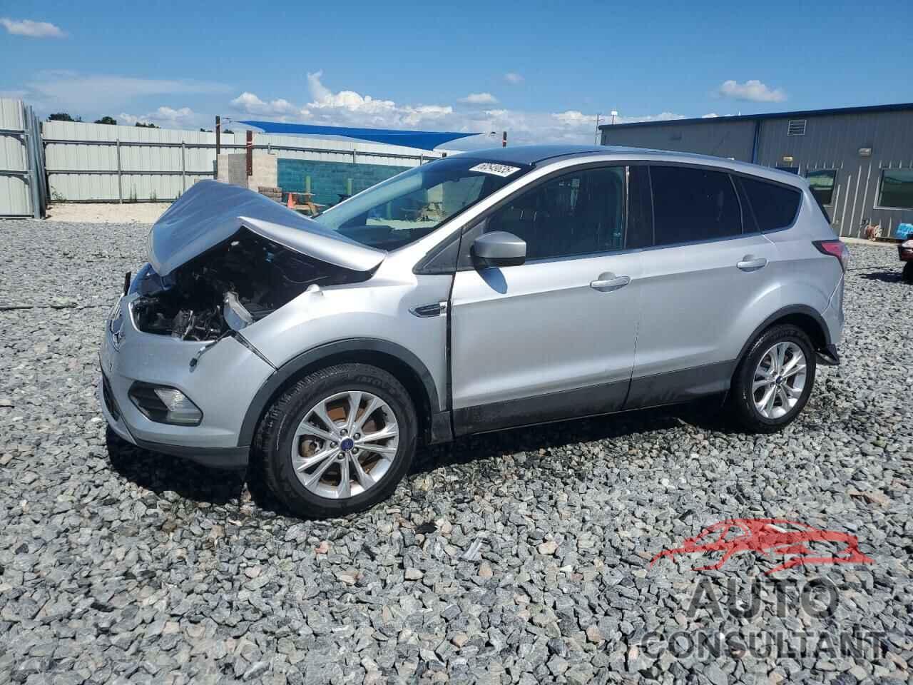 FORD ESCAPE 2017 - 1FMCU9G91HUA28335