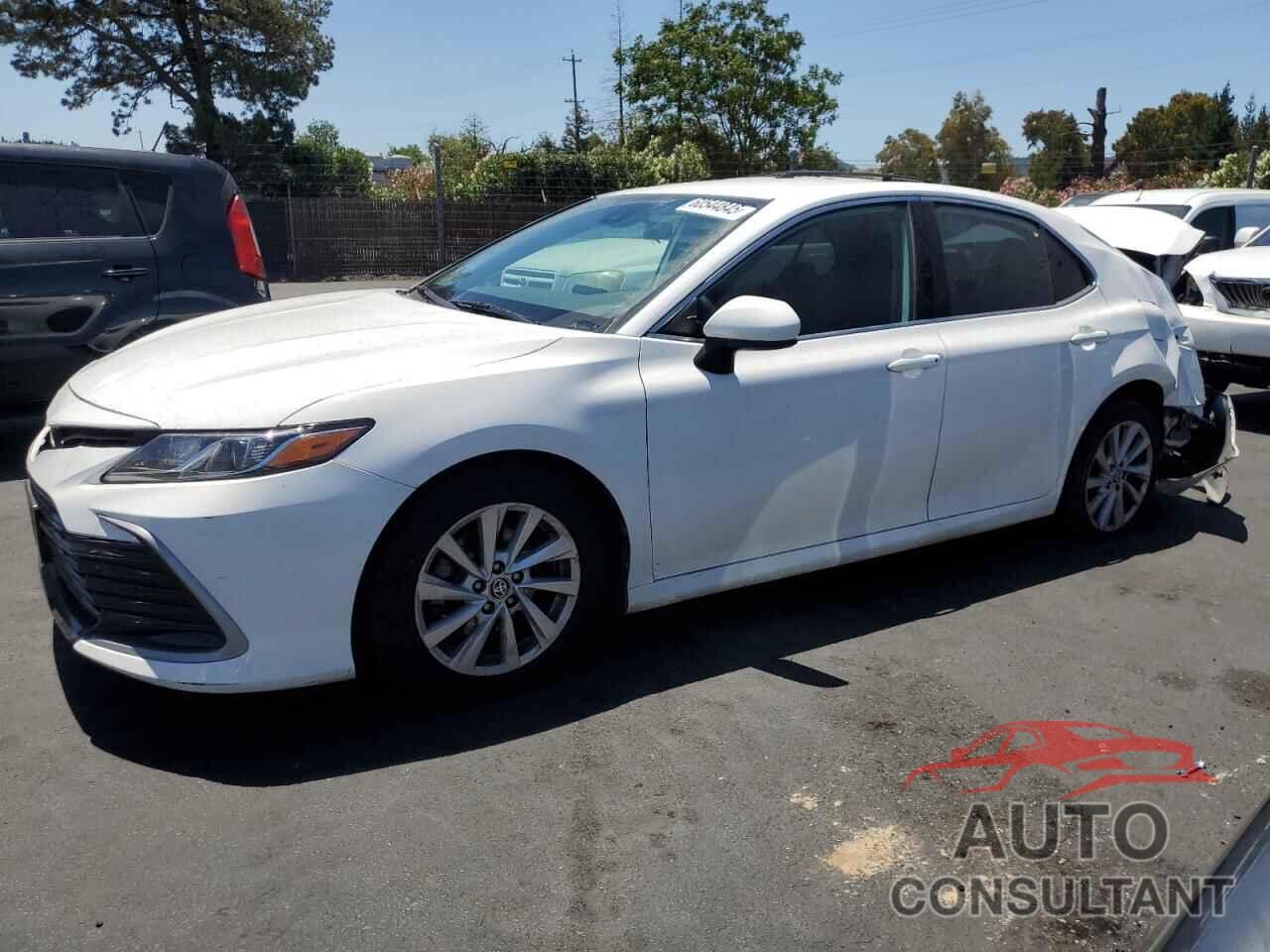 TOYOTA CAMRY 2021 - 4T1C11AK5MU591498