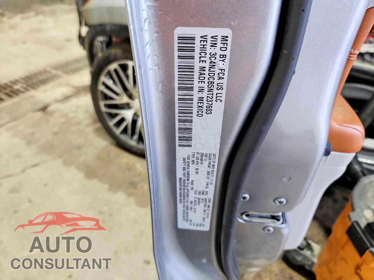 JEEP COMPASS 2022 - 3C4NJDCB5NT237603