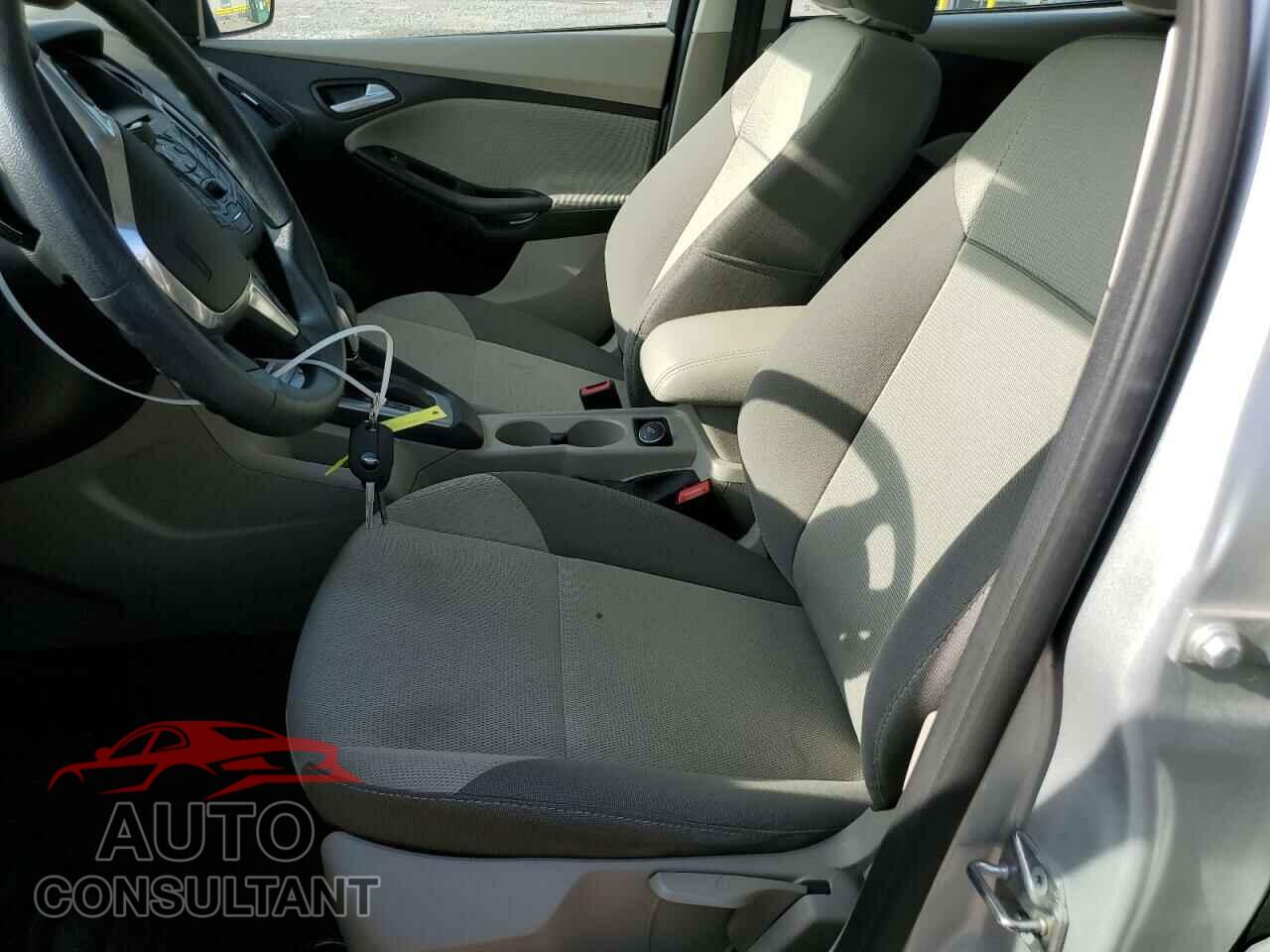 FORD FOCUS 2014 - 1FADP3F22EL431300