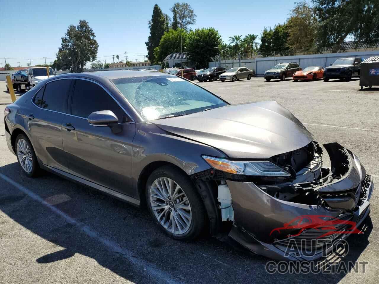 TOYOTA CAMRY 2018 - 4T1B11HK3JU529627