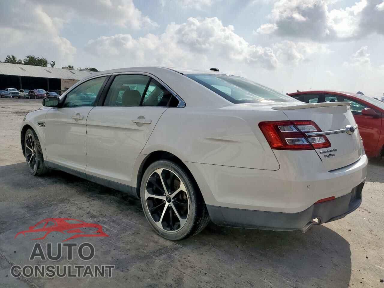 FORD TAURUS 2015 - 1FAHP2E82FG111969