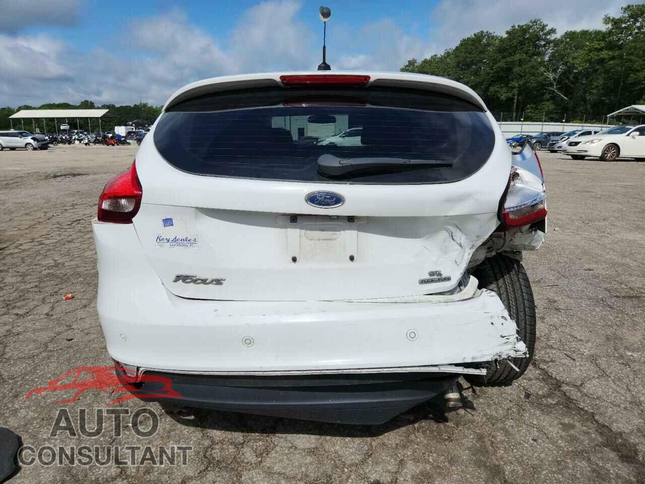 FORD FOCUS 2015 - 1FADP3K22FL298500