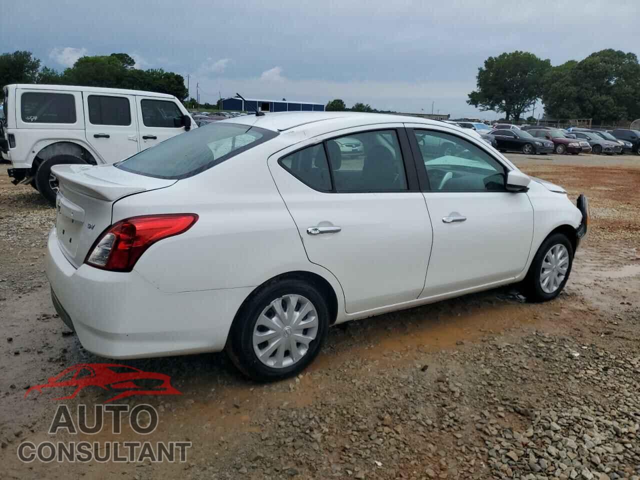 NISSAN VERSA 2019 - 3N1CN7AP3KL833836