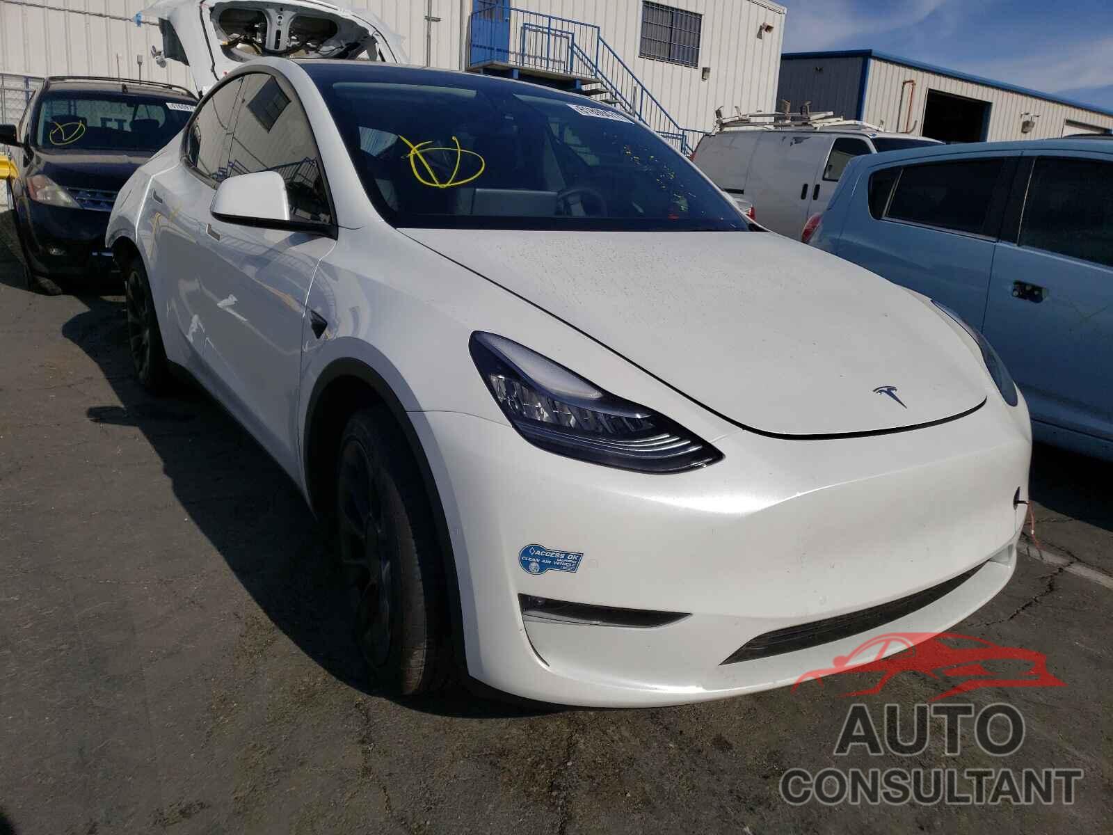 TESLA MODEL Y 2021 - 5YJYGAEE4MF136549