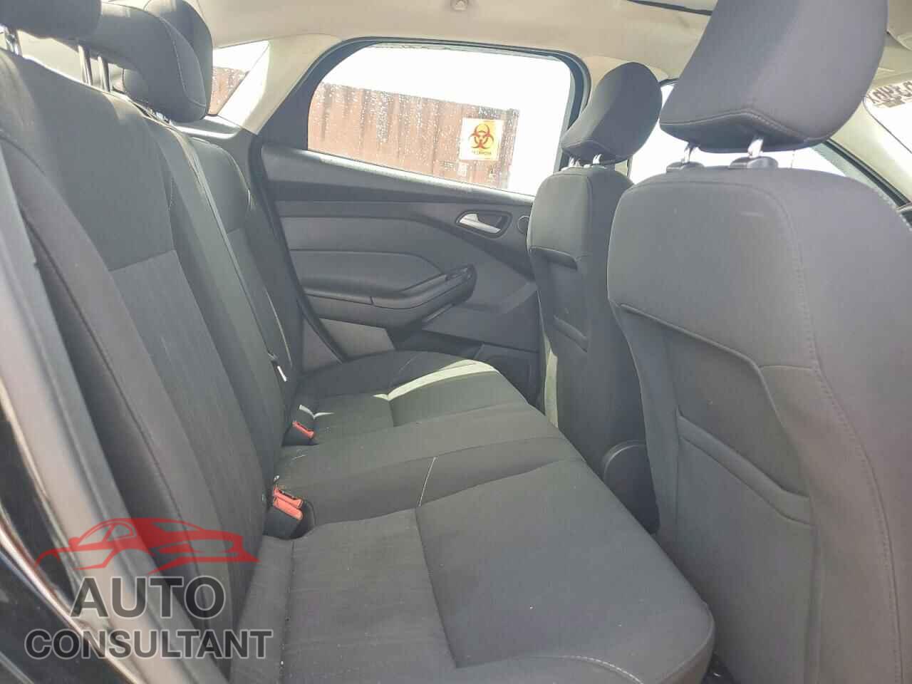 FORD FOCUS 2017 - 1FADP3H25HL220769