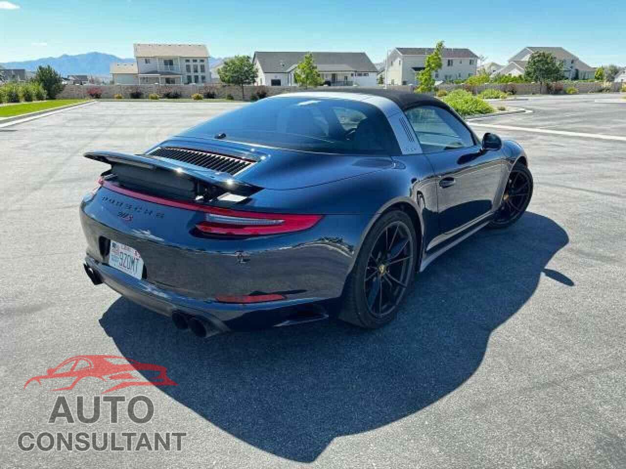 PORSCHE 911 2017 - WP0BB2A97HS136847