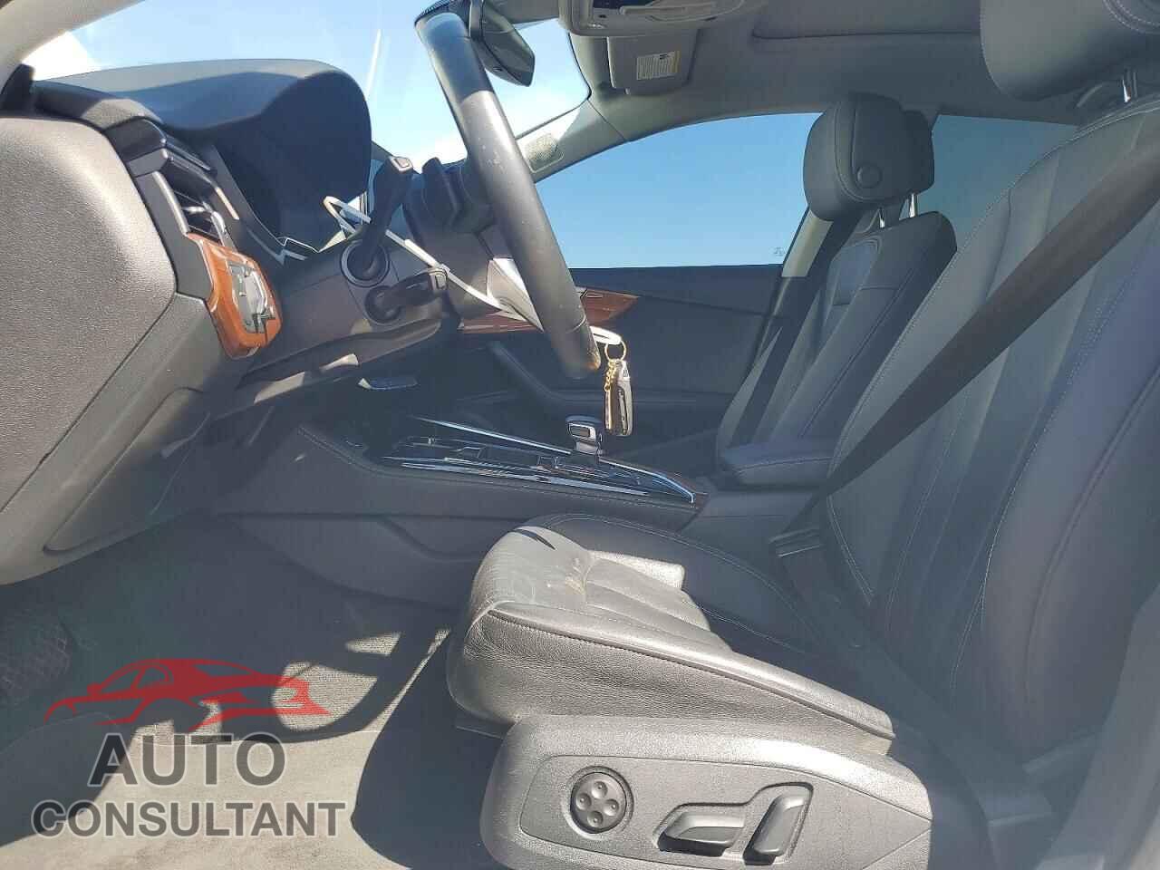 AUDI A5 2023 - WAUCBCF5XPA015537