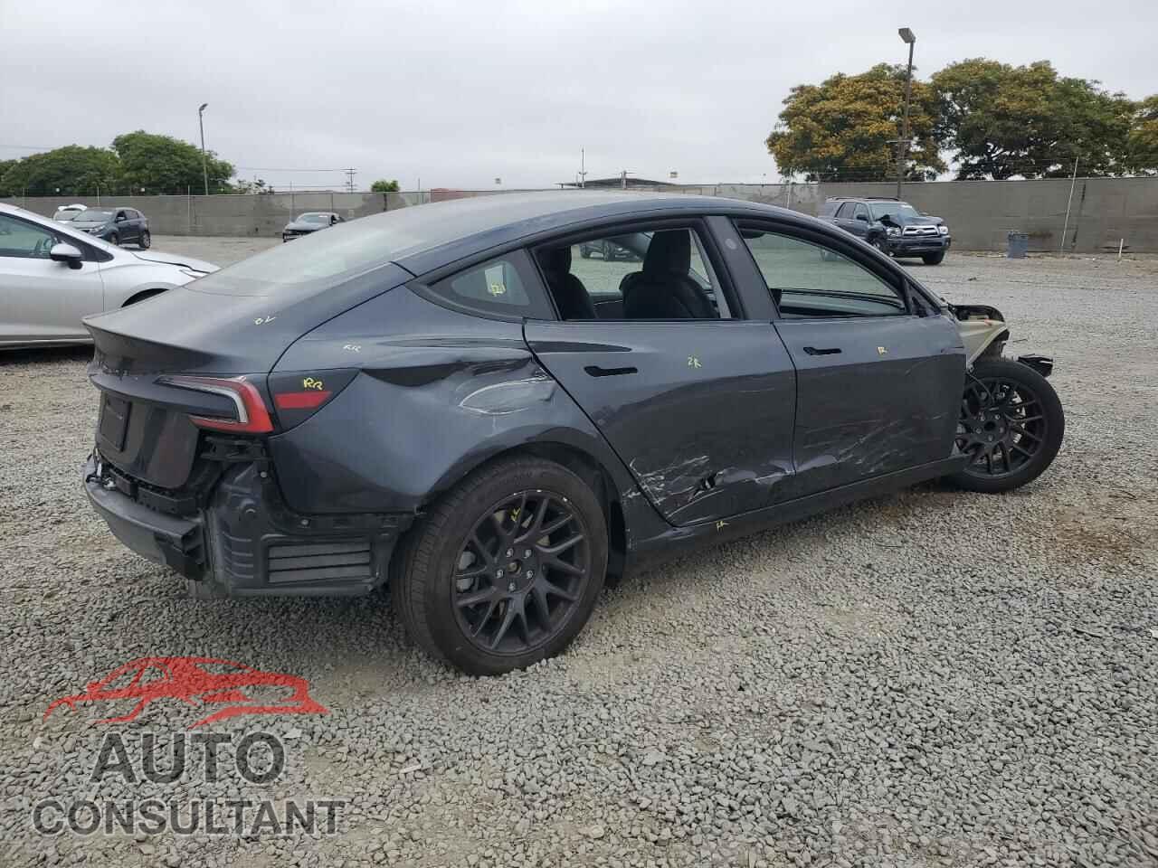 TESLA MODEL 3 2024 - 5YJ3E1EA5RF747243