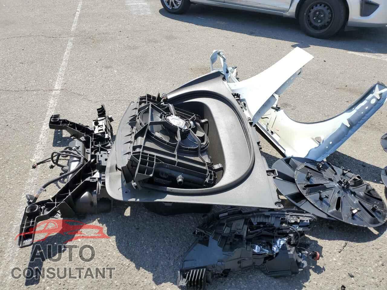 TESLA MODEL 3 2025 - 5YJ3E1EB7SF953405