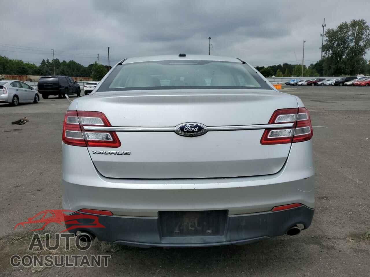 FORD TAURUS 2015 - 1FAHP2D82FG100696