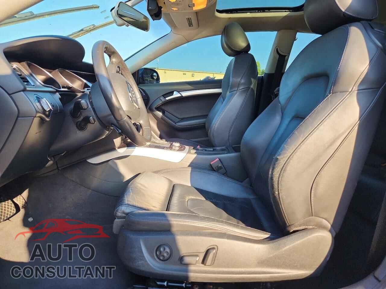AUDI A5 2010 - WAULFAFRXAA004931