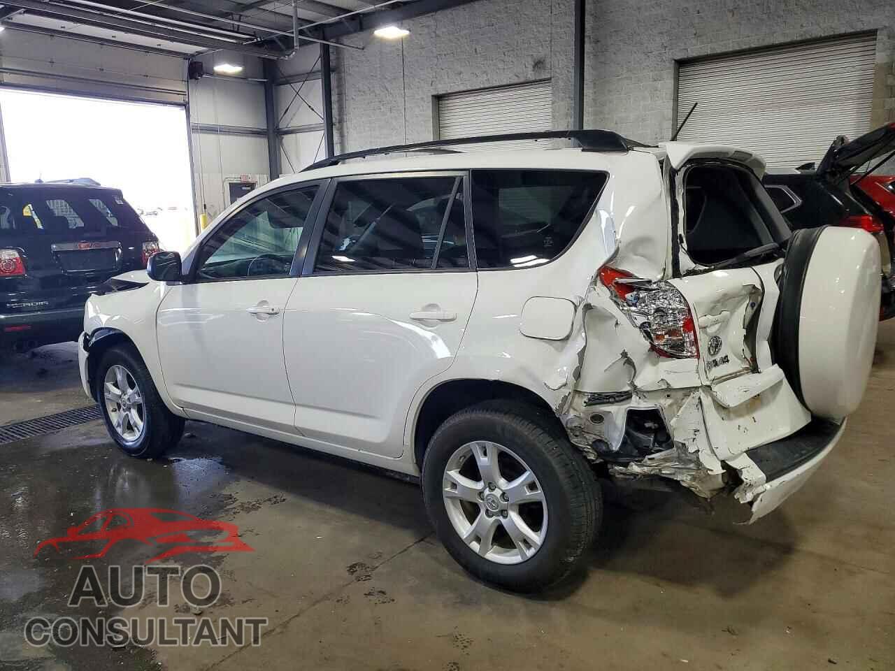TOYOTA RAV4 2011 - JTMBF4DV3B5041832
