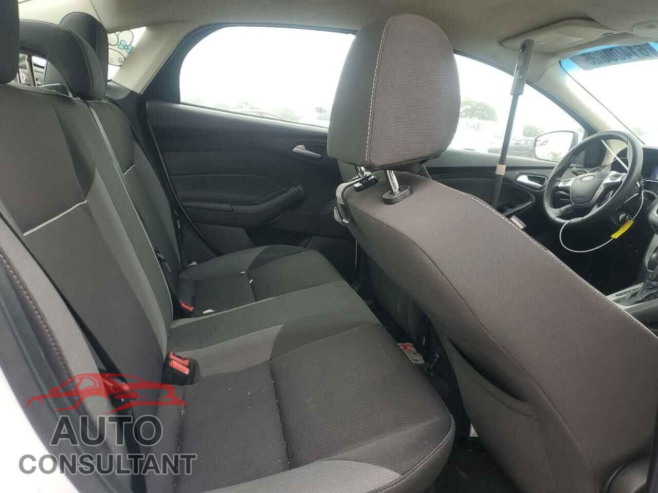 FORD FOCUS 2012 - 1FAHP3F24CL444578
