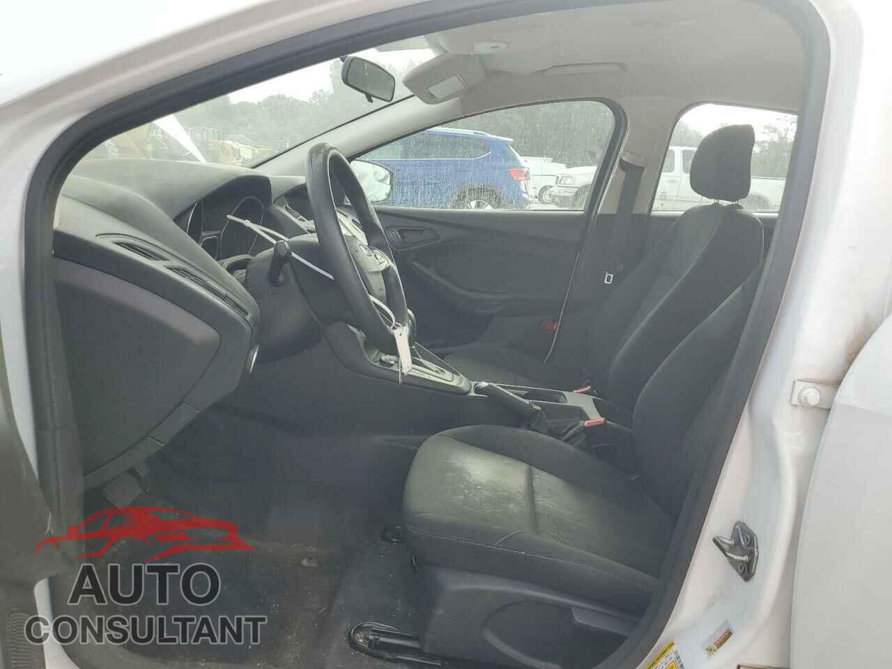 FORD FOCUS 2017 - 1FADP3E26HL322263