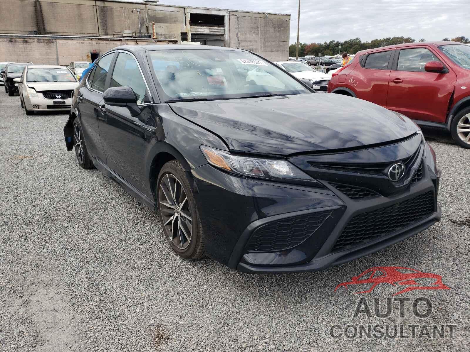 TOYOTA CAMRY 2021 - 4T1G11AK6MU572072