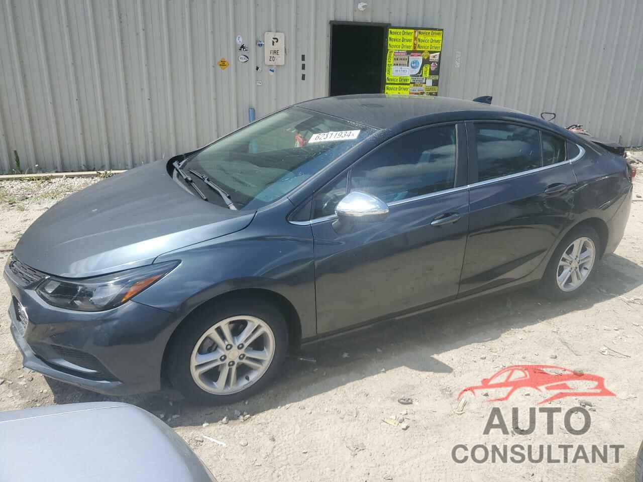 CHEVROLET CRUZE 2018 - 1G1BE5SMXJ7173355