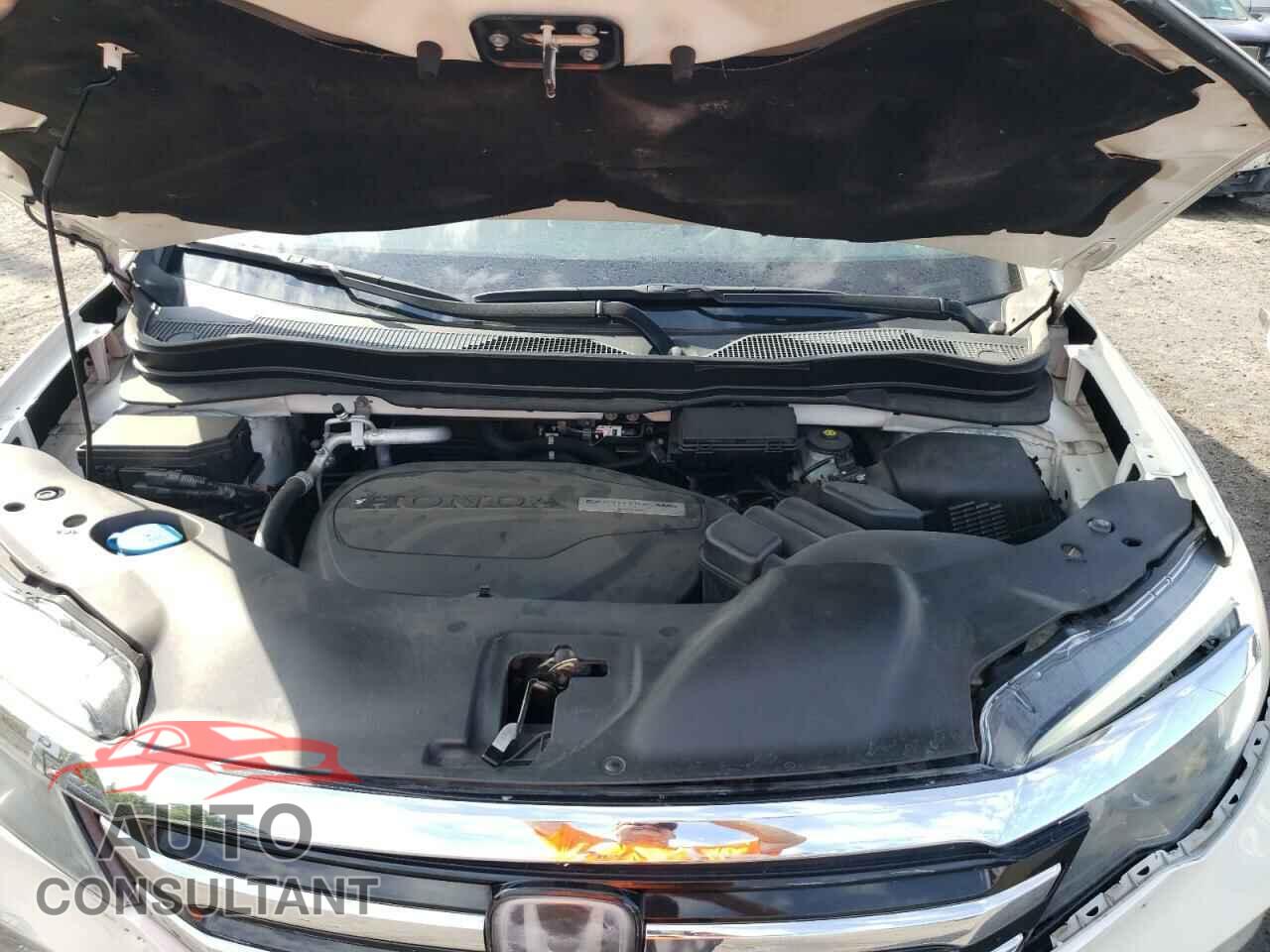 HONDA PILOT 2017 - 5FNYF6H90HB069601