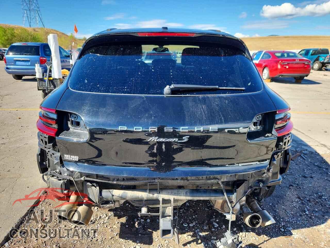 PORSCHE MACAN 2015 - WP1AB2A58FLB50299