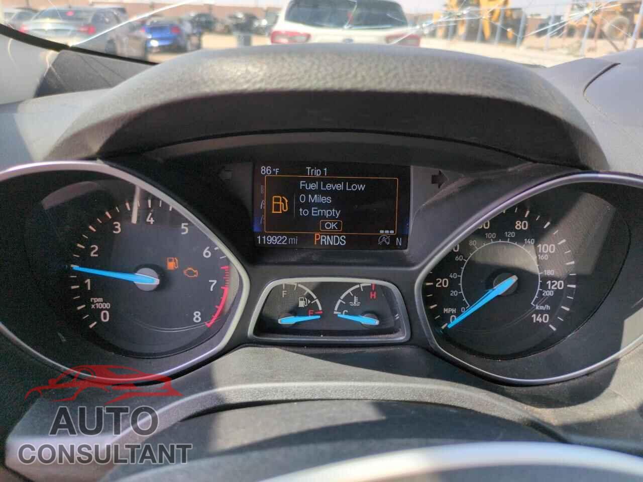FORD ESCAPE 2017 - 1FMCU0GD2HUC51273