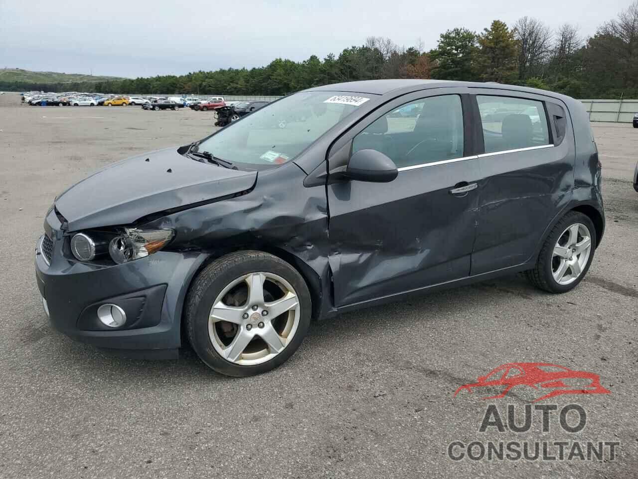 CHEVROLET SONIC 2016 - 1G1JE6SB2G4160576