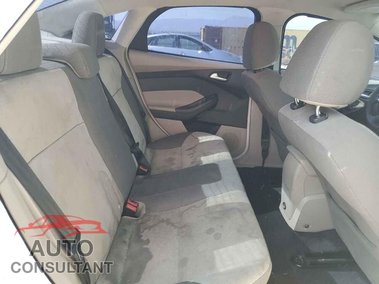FORD FOCUS 2014 - 1FADP3F24EL453931