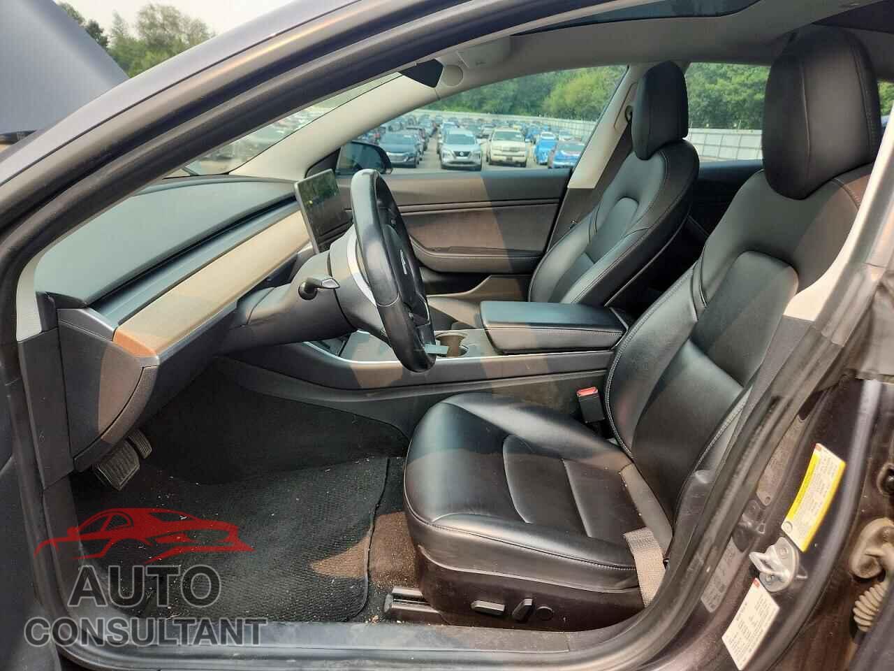 TESLA MODEL 3 2018 - 5YJ3E1EA7JF110181