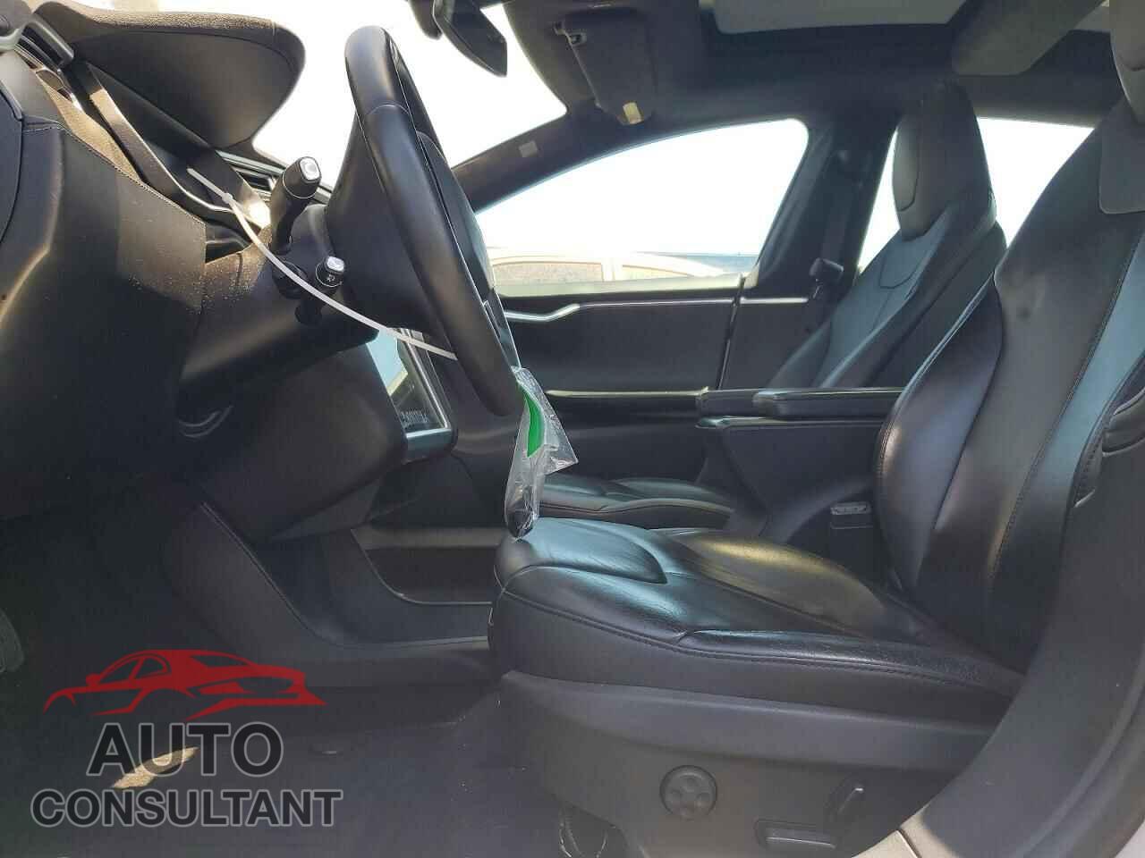 TESLA MODEL S 2015 - 5YJSA1E28FF117373