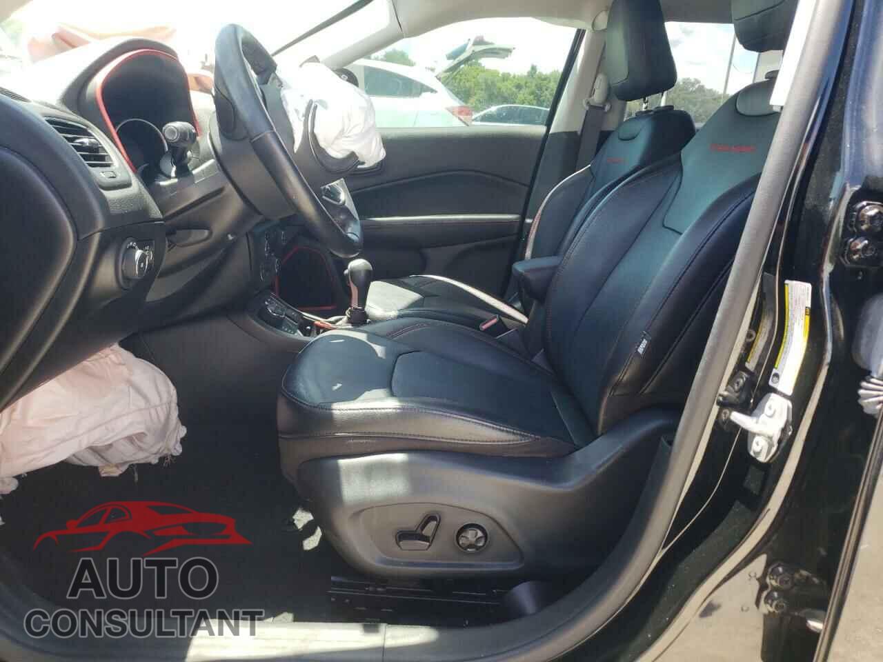 JEEP COMPASS 2020 - 3C4NJDDB9LT160195
