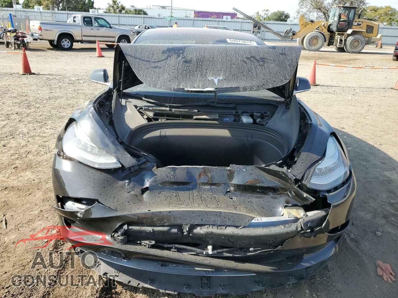 TESLA MODEL 3 2018 - 5YJ3E1EAXJF007661