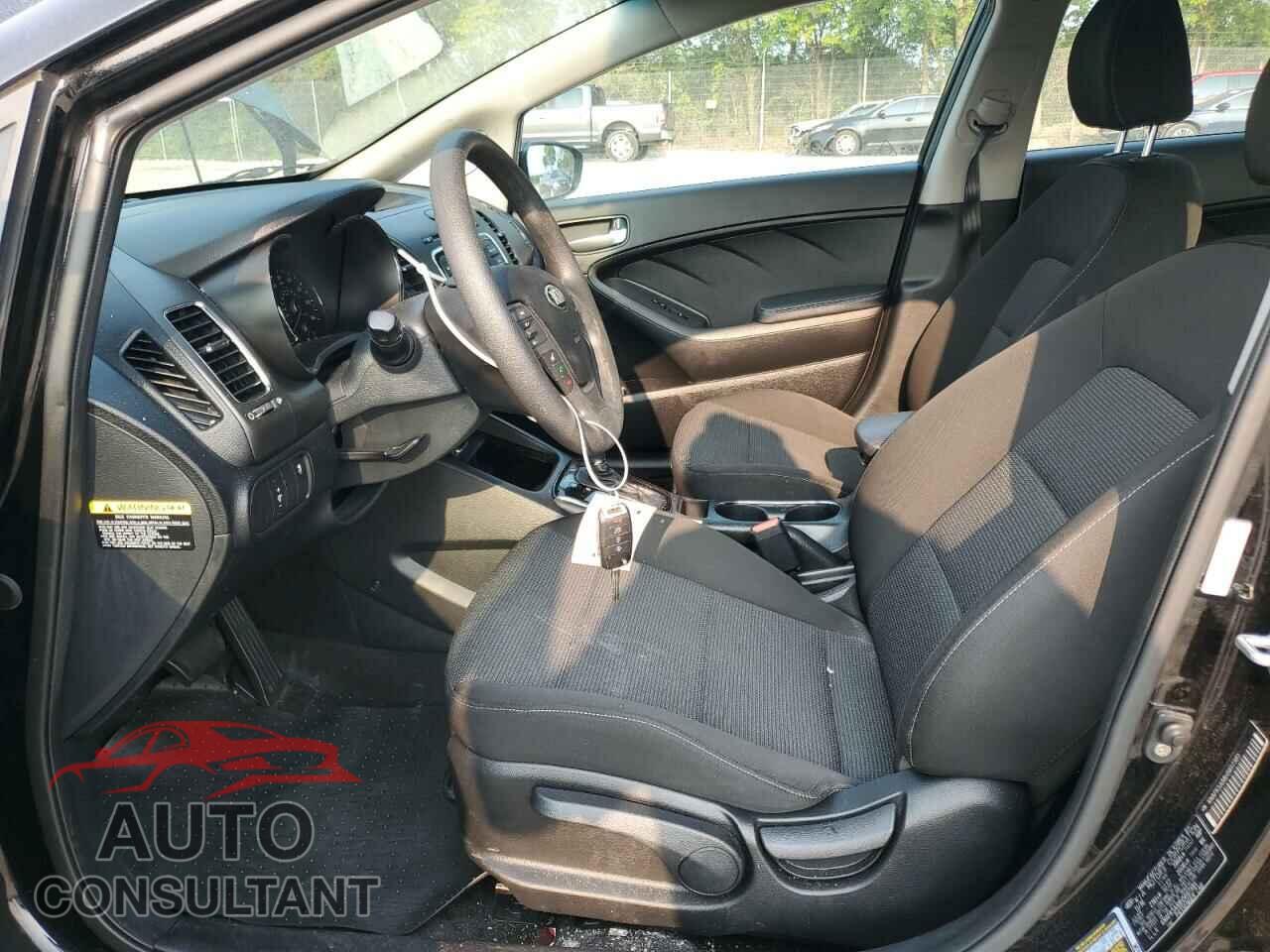 KIA FORTE 2017 - KNAFK5A88H5697385