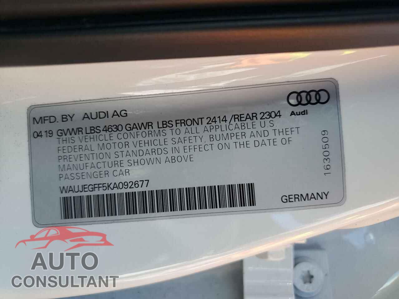 AUDI A3 2019 - WAUJEGFF5KA092677