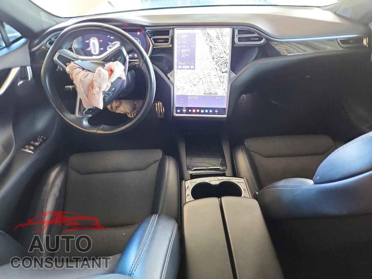 TESLA MODEL S 2017 - 5YJSA1E20HF208219