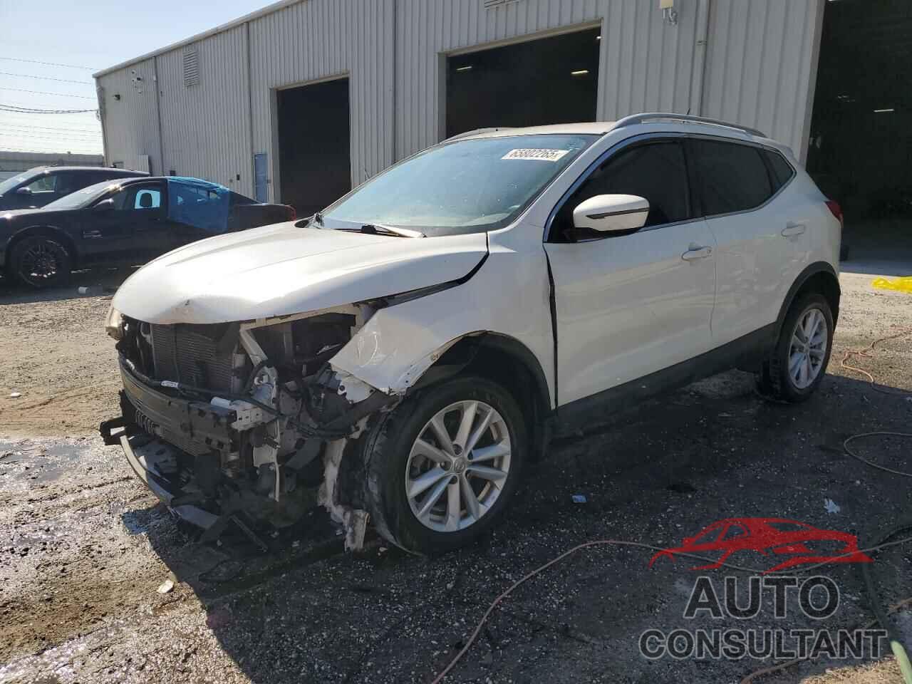 NISSAN ROGUE 2018 - JN1BJ1CP4JW101192