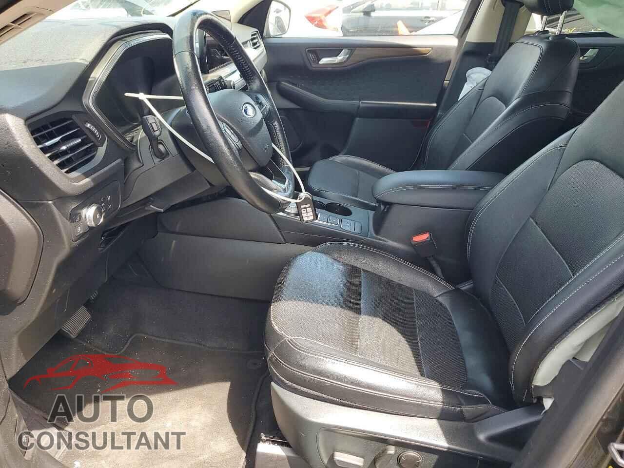 FORD ESCAPE 2020 - 1FMCU0DZ8LUA10181