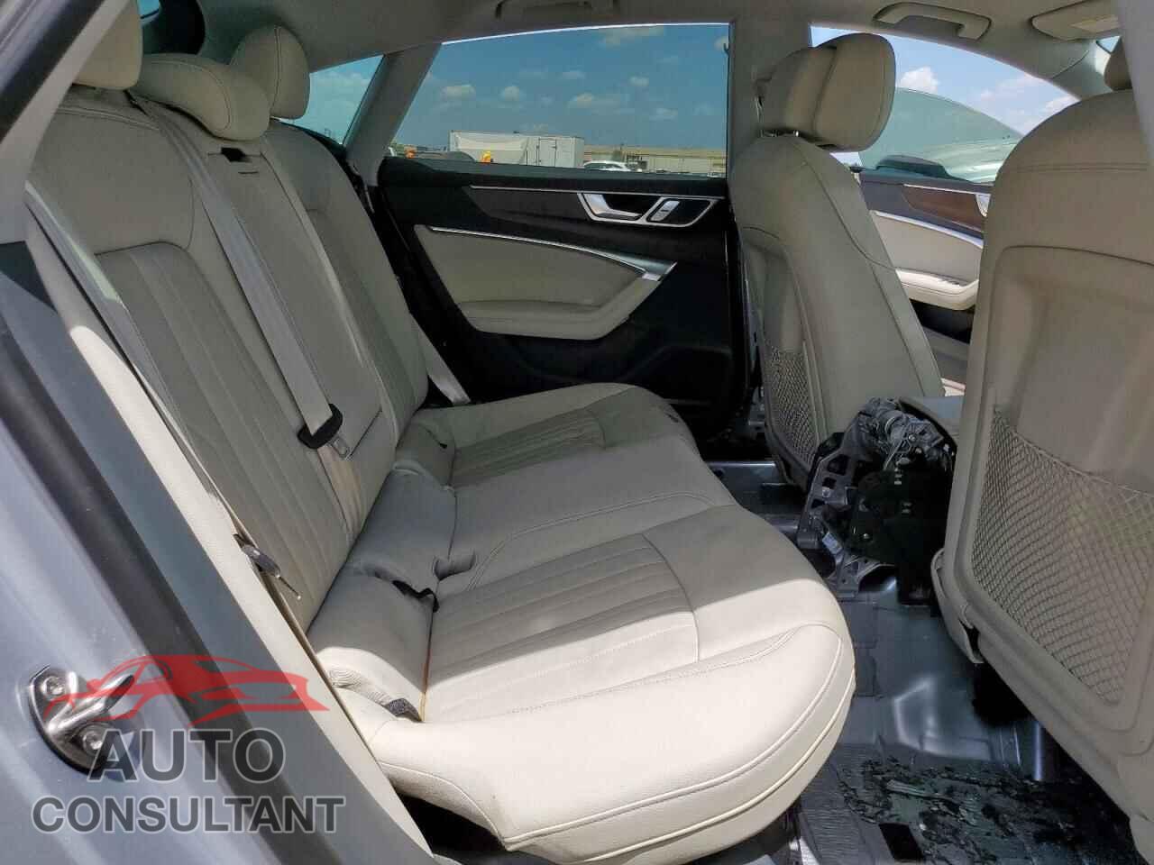 AUDI A7 2019 - WAUR2AF21KN045757