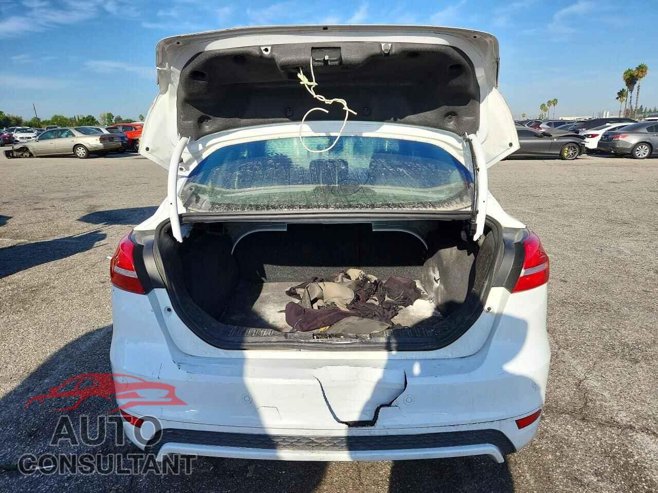 FORD FOCUS 2016 - 1FADP3F26GL306299