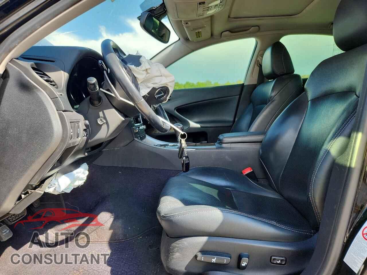 LEXUS IS 2012 - JTHCF5C20C5060520