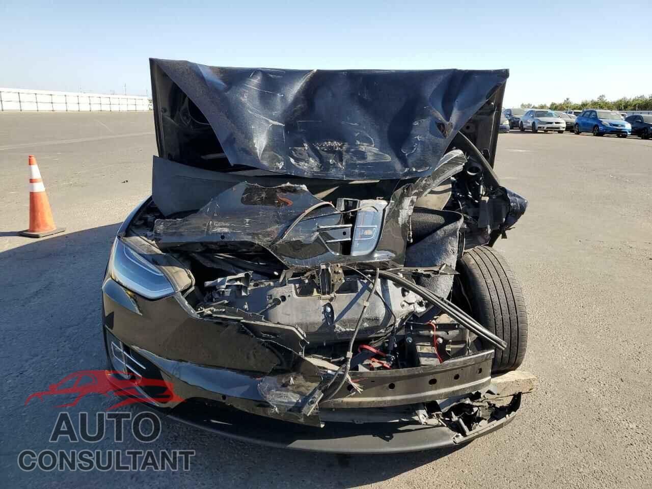 TESLA MODEL X 2018 - 5YJXCDE28JF141019