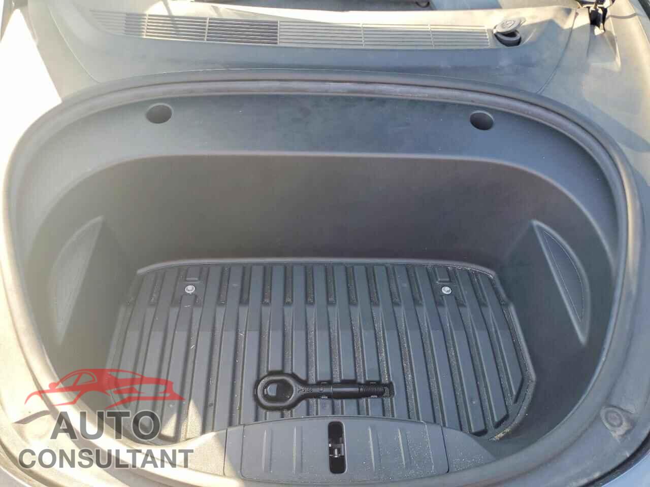 TESLA MODEL 3 2021 - 5YJ3E1EBXMF090201