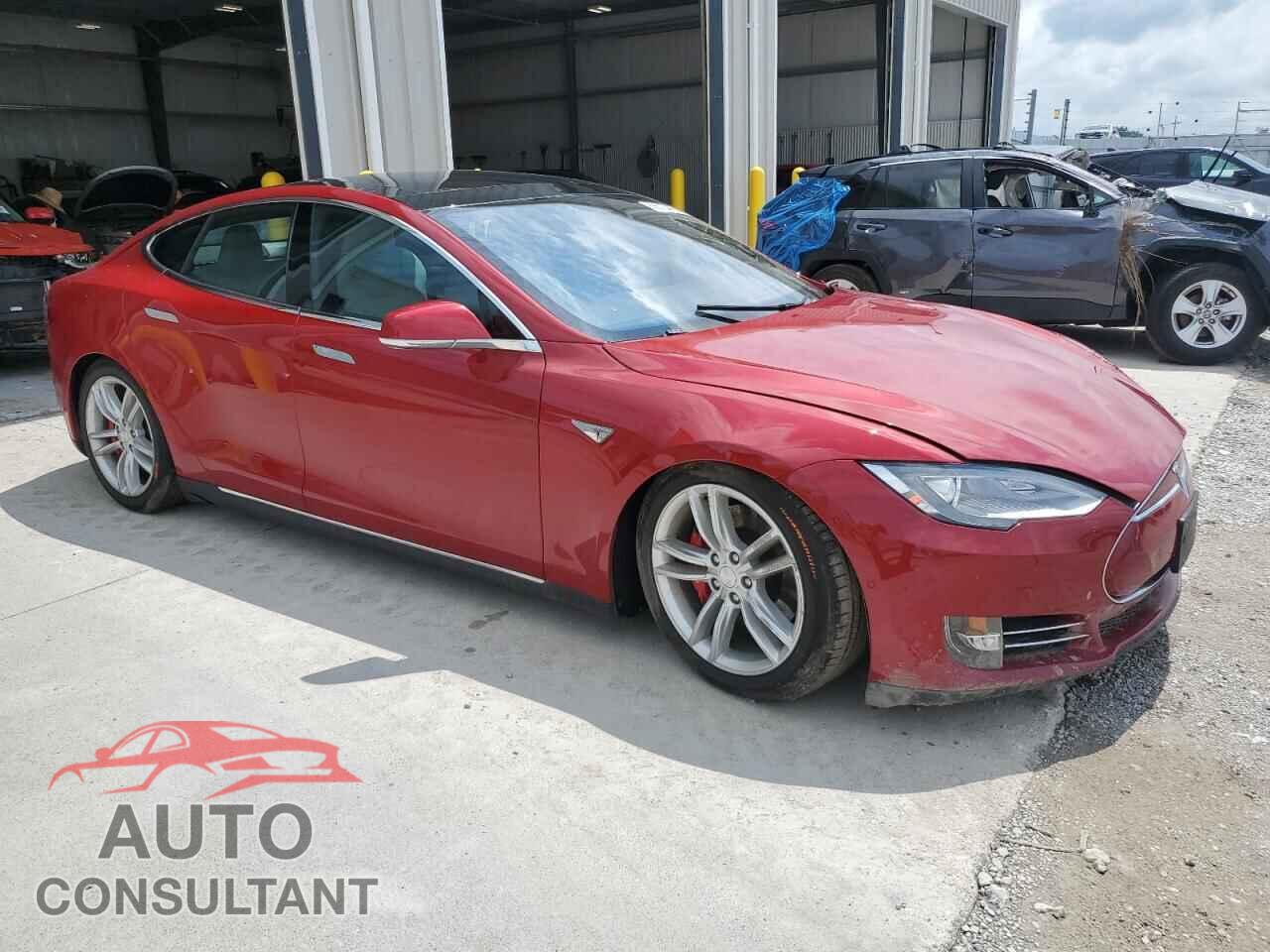 TESLA MODEL S 2015 - 5YJSA1E45FF111824